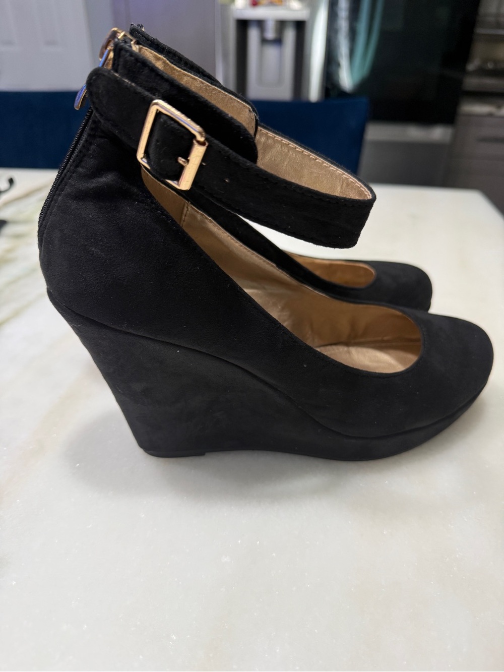 Dream Pairs Black Faux Suede Closed Toe Wedges Rear Zip - Picture 3 of 9